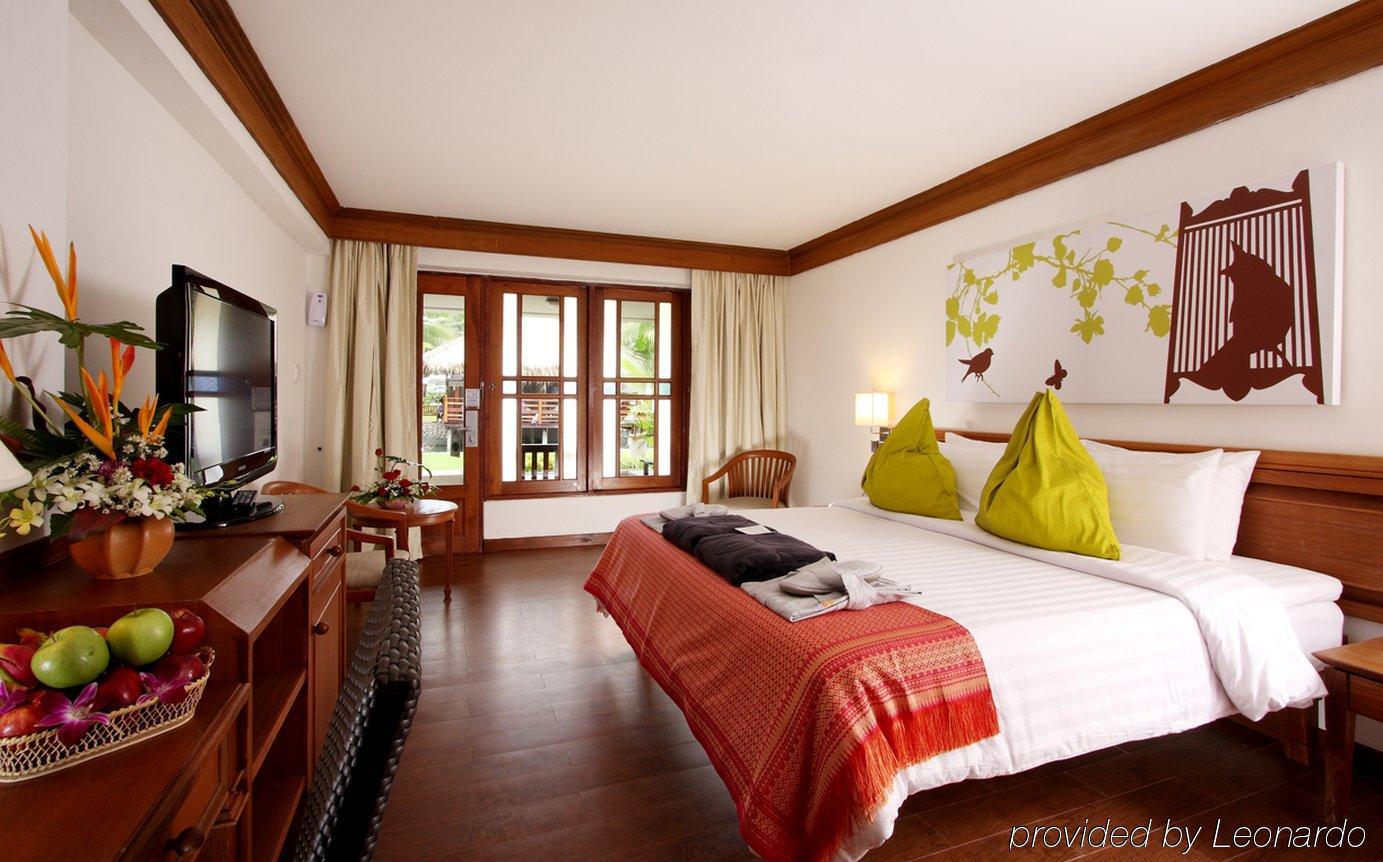 Kamala Beach Inn Phuket Екстериор снимка