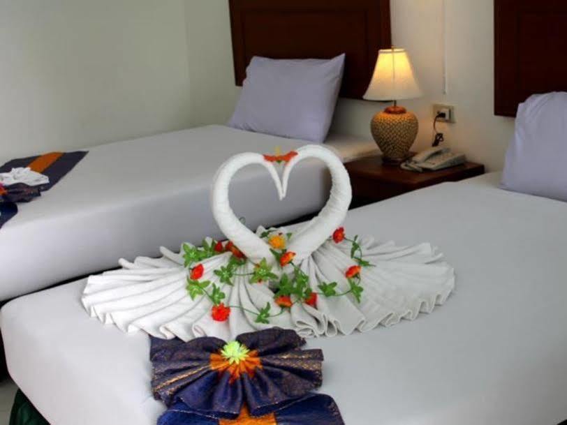 Kamala Beach Inn Phuket Екстериор снимка